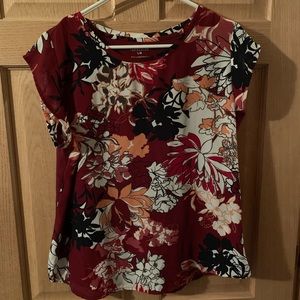 Floral abort sleeve shirt